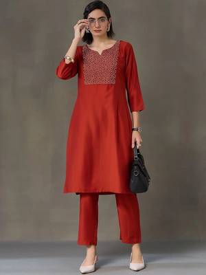 tailored women embroidered kurta with trousers 2