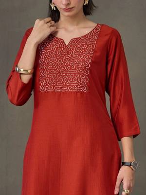 tailored women embroidered kurta with trousers 3
