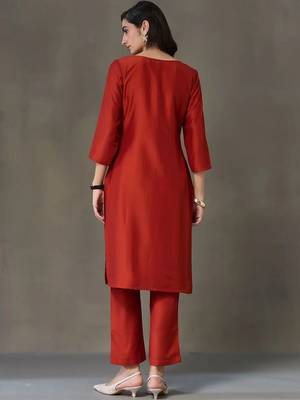 tailored women embroidered kurta with trousers 5