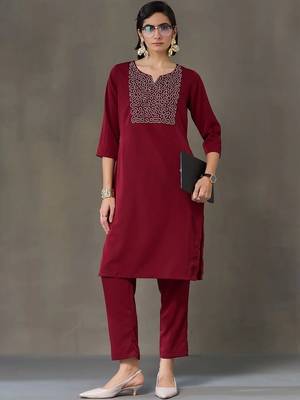 everyday workwear women embroidered kurta with trousers 2