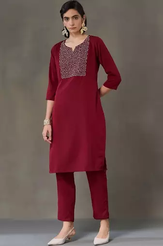 everyday workwear women embroidered kurta with trousers