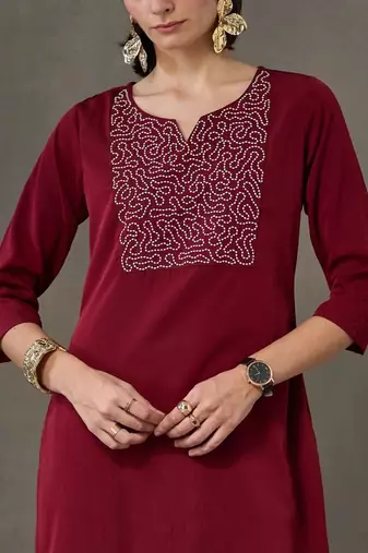everyday workwear women embroidered kurta with trousers