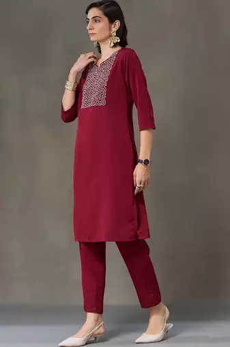 everyday workwear women embroidered kurta with trousers