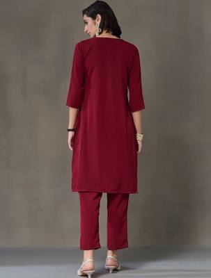 everyday workwear women embroidered kurta with trousers 7