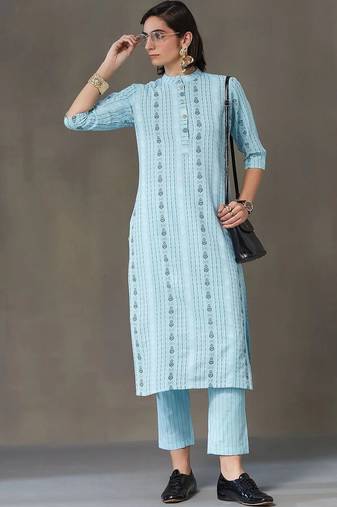 women ethnic motifs printed regular kurta with trousers