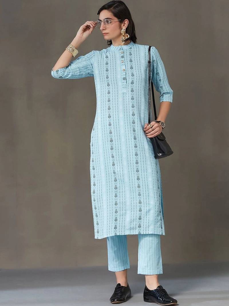 women ethnic motifs printed regular kurta with trousers