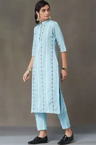 women ethnic motifs printed regular kurta with trousers