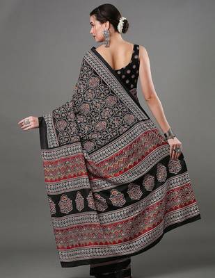 black ethnic motifs ajrak printed saree 3