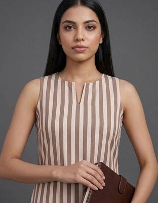 smart women striped kurta with trousers 4