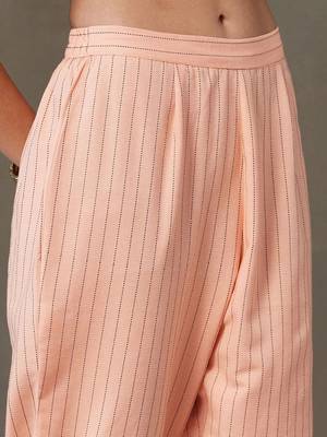 everyday workwear women printed kurta with trousers 4