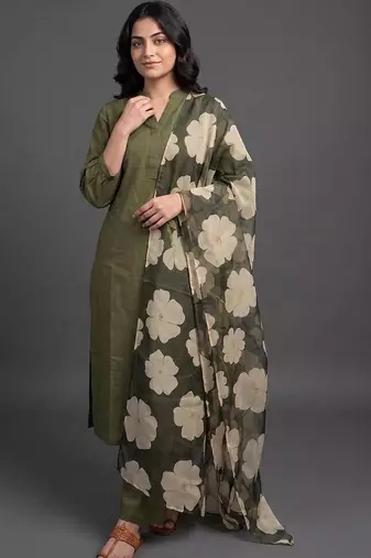 formal women kurta with trousers with dupatta