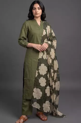 formal women kurta with trousers with dupatta