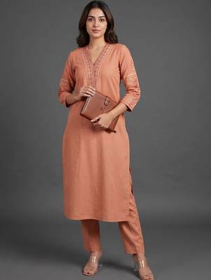 formal women embroidered kurta with trousers 1