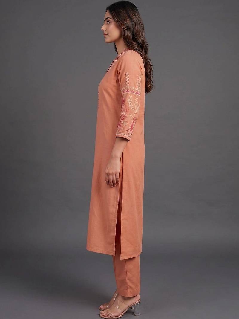 formal women embroidered kurta with trousers