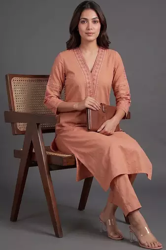 formal women embroidered kurta with trousers