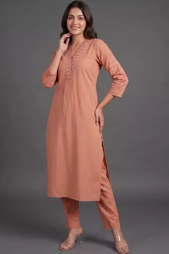 formal women embroidered kurta with trousers