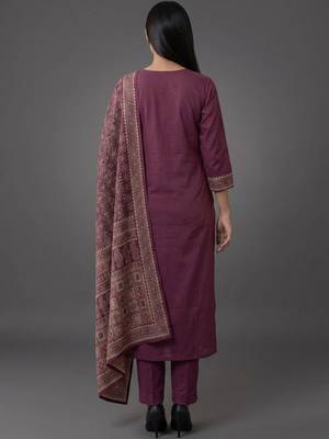 workwear women embroidered kurta with trousers with dupatta 2