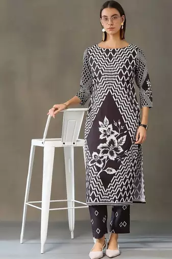 structured women printed kurta with trousers