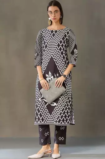 structured women printed kurta with trousers