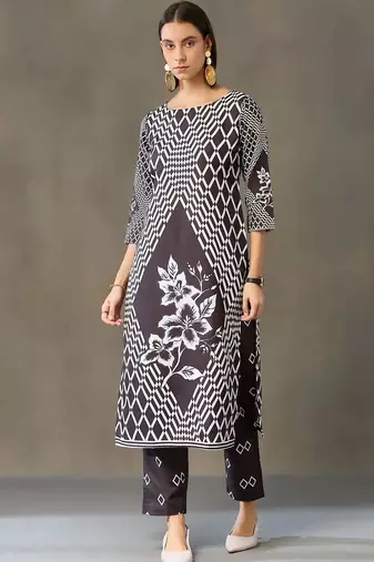 structured women printed kurta with trousers