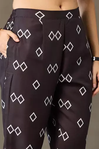 structured women printed kurta with trousers