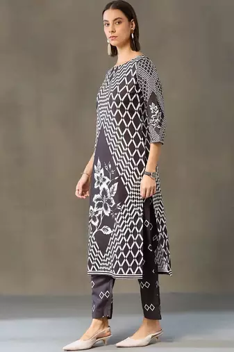 structured women printed kurta with trousers