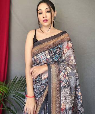 grey ethnic motifs printed saree 3