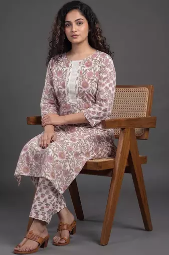 smart women printed kurta with trousers with dupatta
