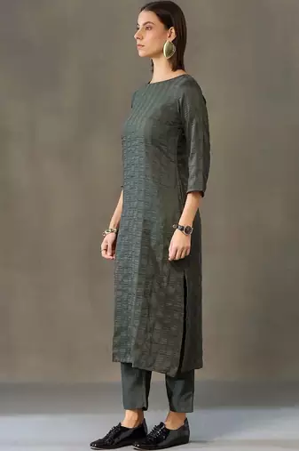 structured women kurta with trousers