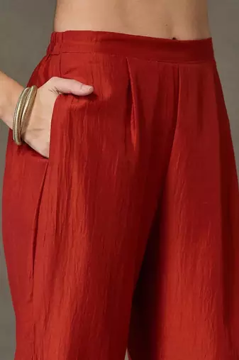 smart women embroidered kurta with trousers