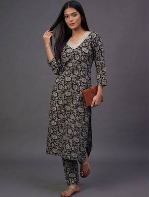 smart women printed kurta with trousers with dupatta 2