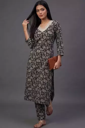 smart women printed kurta with trousers with dupatta