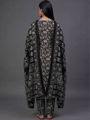 smart women printed kurta with trousers with dupatta 4