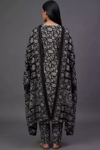 smart women printed kurta with trousers with dupatta