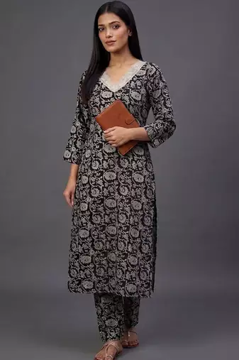 smart women printed kurta with trousers with dupatta