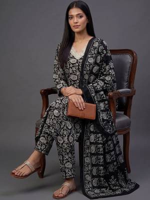 smart women printed kurta with trousers with dupatta 6