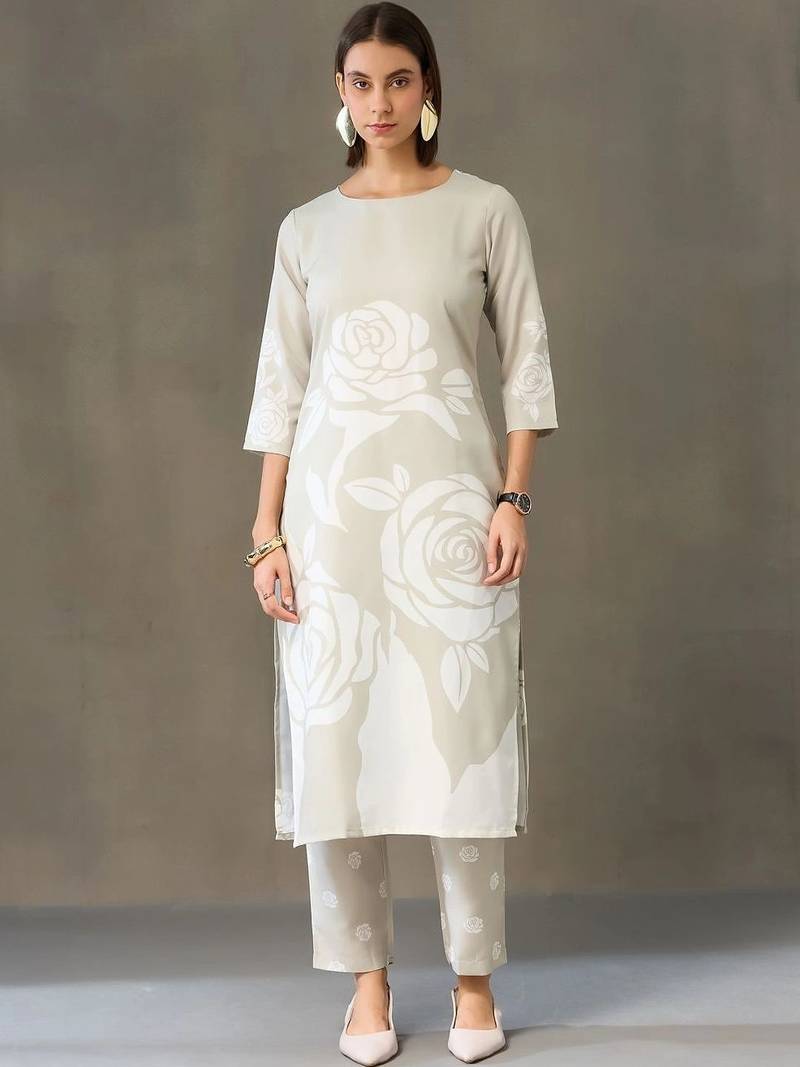 smart women printed kurta with trousers