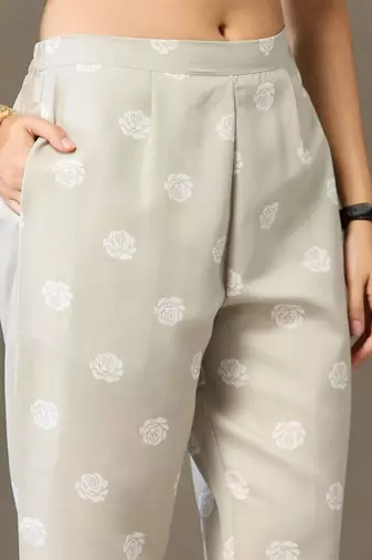 smart women printed kurta with trousers