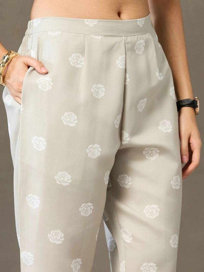 smart women printed kurta with trousers