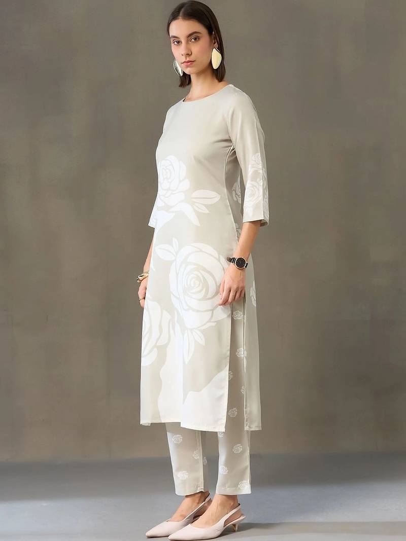 smart women printed kurta with trousers
