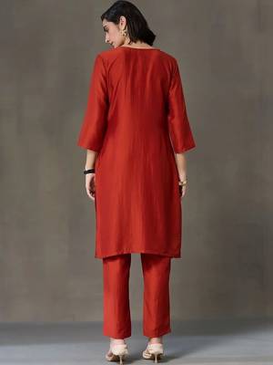 tailored women kurta sets 7