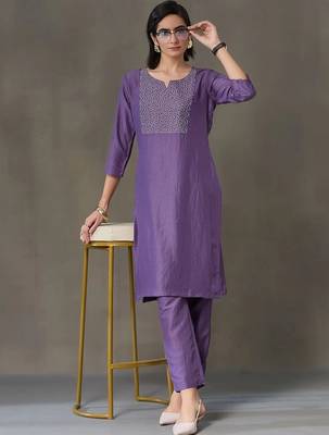 structured women embroidered kurta with trousers 1