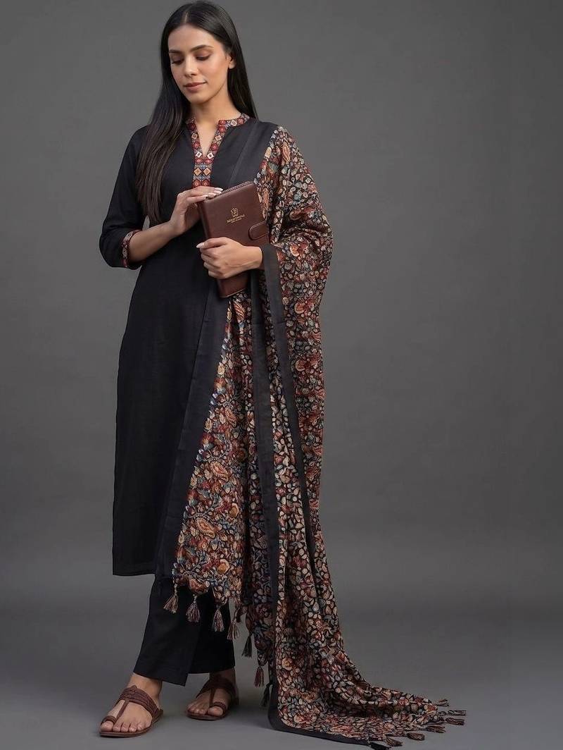 everyday workwear women kurta with trousers with dupatta
