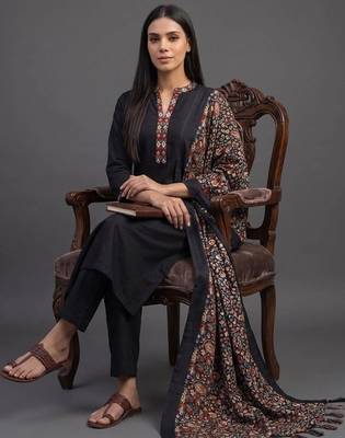 everyday workwear women kurta with trousers with dupatta 5
