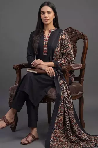 everyday workwear women kurta with trousers with dupatta
