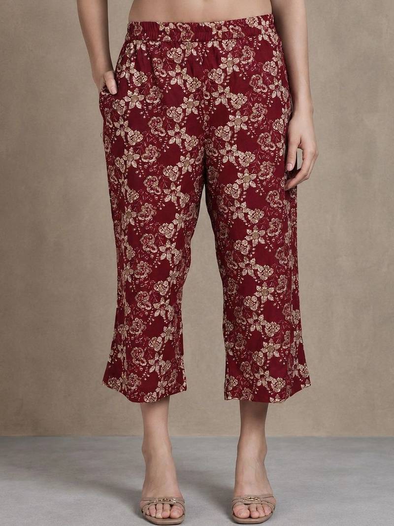 women floral printed regular cotton kurta with trousers