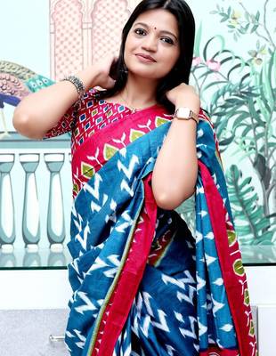 blue ethnic motifs ikat saree 4
