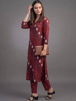 tailored women printed kurta with trousers 3
