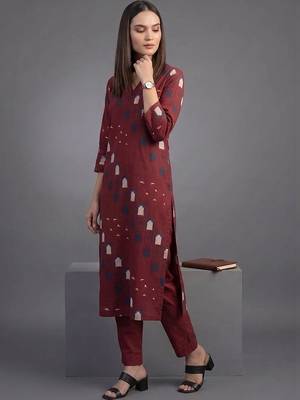 tailored women printed kurta with trousers 6