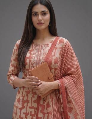 workwear women printed kurta with trousers with dupatta 4